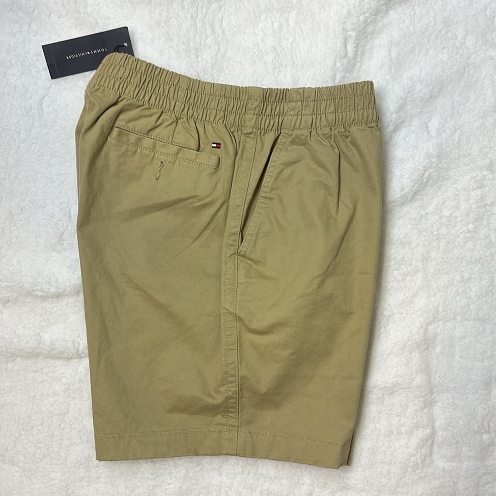 NWT .SIZE-M..97%COTTON..TOMMY-HILFIGER—Tan Flat Front Shorts - Picture 11 of 13